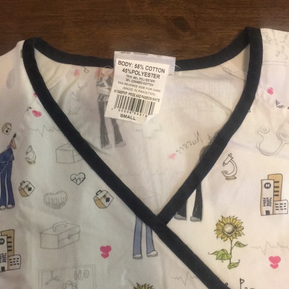 Uniform Advantage Scrub Printed Top Small - Picture 2 of 8